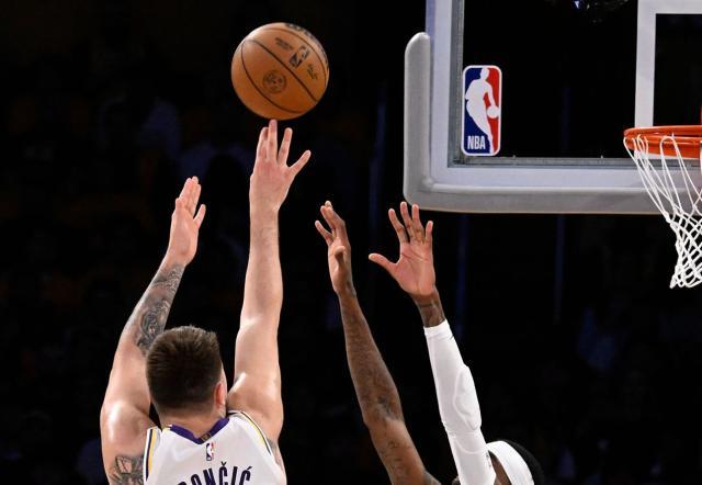 云开体育app下载-轰25分+封印东契奇杀招！1.36亿王牌变湖人心头刺