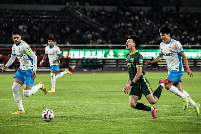 开云体育全站app下载优惠-领跑本土射手榜！中超新星王钰栋的上限在哪儿？