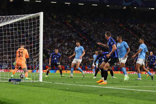 1686443854246056000.jpg 云开体育app下载-“杵桩王”挡出国米黄金机会,卢卡库又成决赛绊脚石