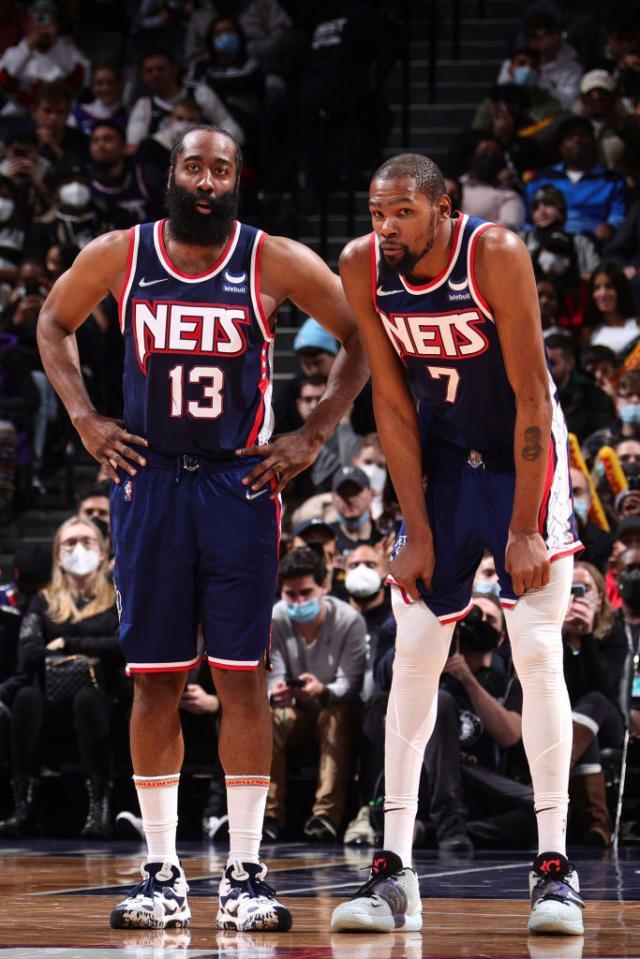 开云体育五大联赛-杜登62分不敌快艇三队 篮网自食其果首遭连败