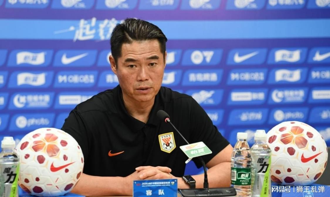 开云体育五大联赛-泰山换援太离谱！40万欧勤兵背锅离队，550万欧重叠乱象无人根治